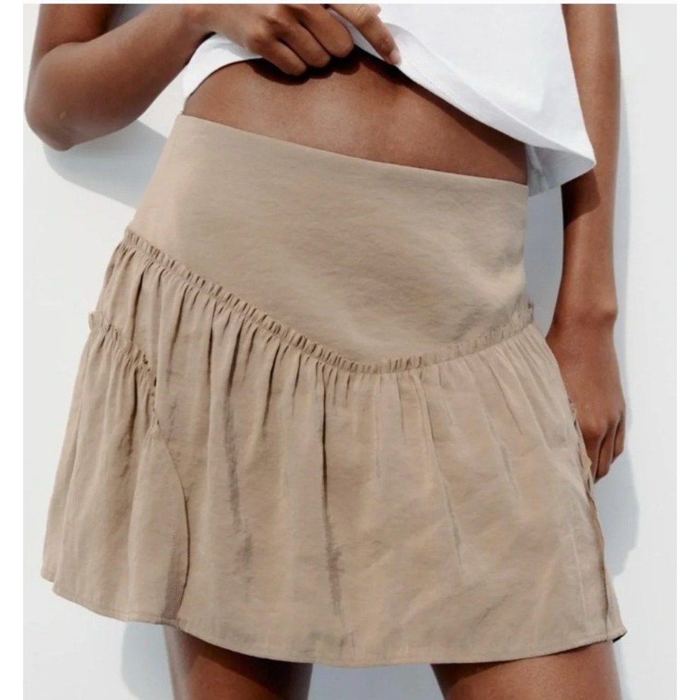 NEW Zara Skort Womens Medium Tan NWT Ruffle Hem Mini Skirt Shorts